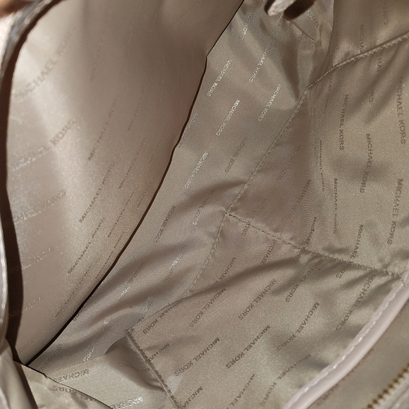 Michael Kors Crossbody Leather Tote Bag - Picture 11 of 16